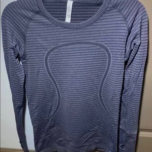 Lulu lemon long sleeve workout shirt